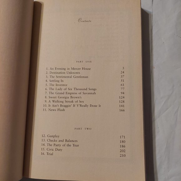 Midnight in the Garden of Good and Evil - Picture 5 of 6